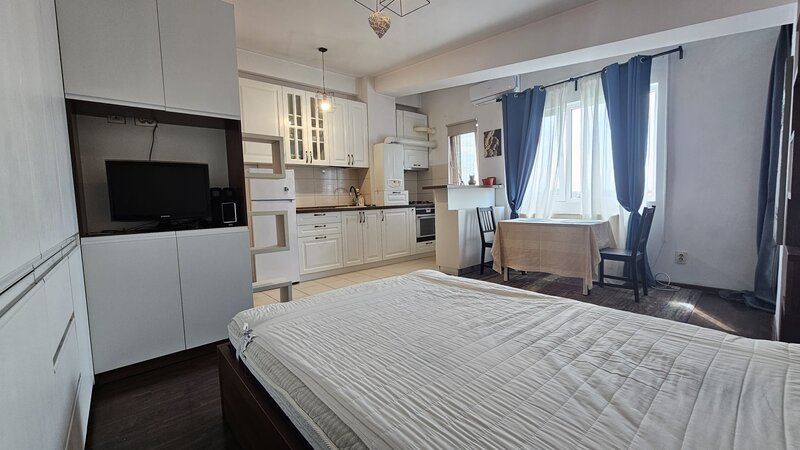 Trapezului, Burnitei, bl. 2012, centrala proprie, 10 min metrou 1 Decembrie