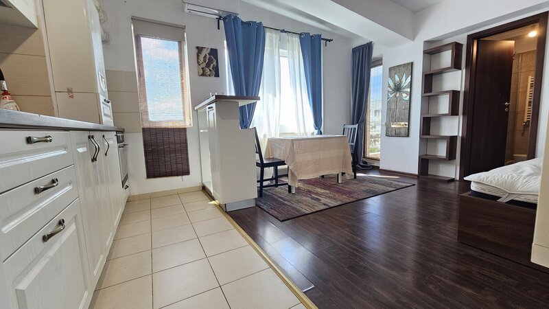 Trapezului, Burnitei, bl. 2012, centrala proprie, 10 min metrou 1 Decembrie
